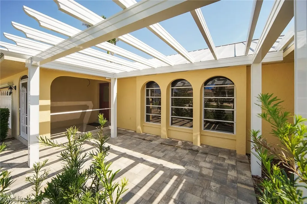 4935 SW 3rd Avenue Cape Coral FL 33914