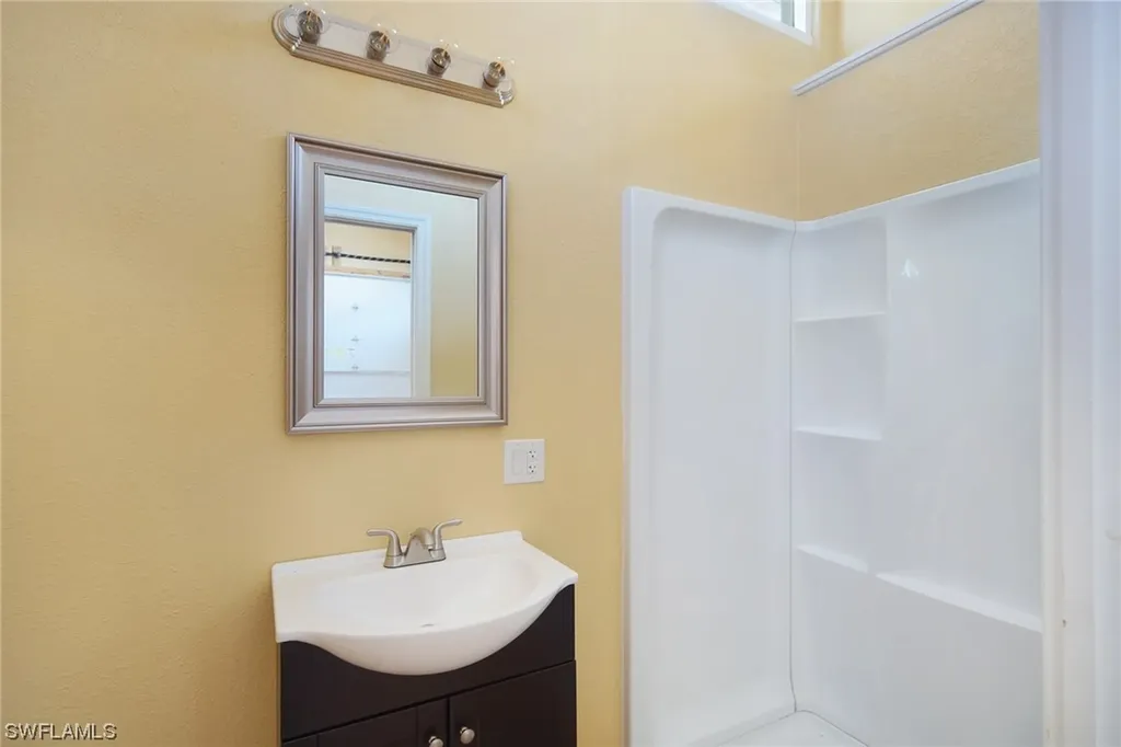 4935 SW 3rd Avenue Cape Coral FL 33914