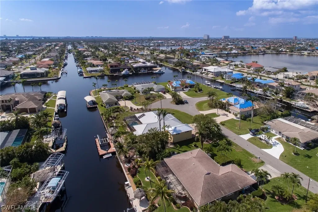 4935 SW 3rd Avenue Cape Coral FL 33914