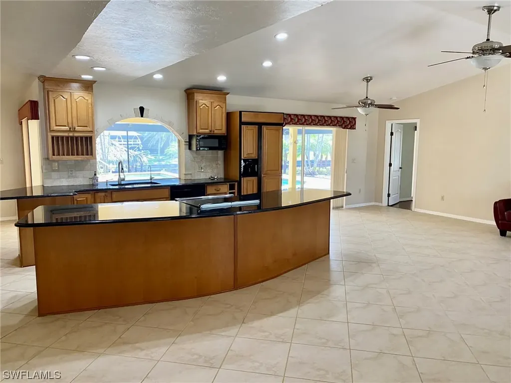 4935 SW 3rd Avenue Cape Coral FL 33914