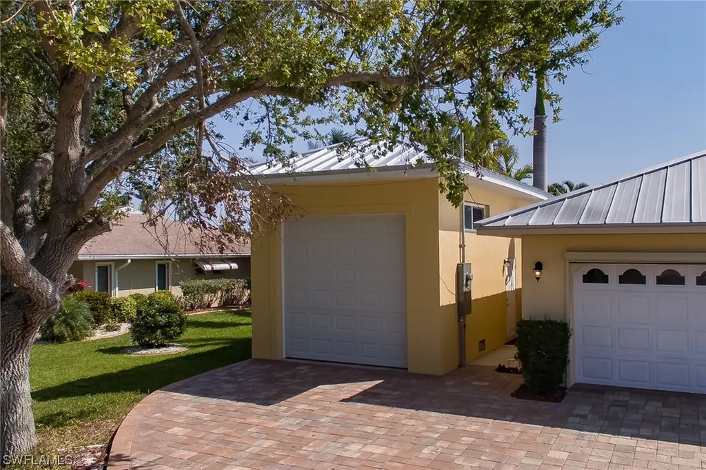 4935 SW 3rd Avenue Cape Coral FL 33914