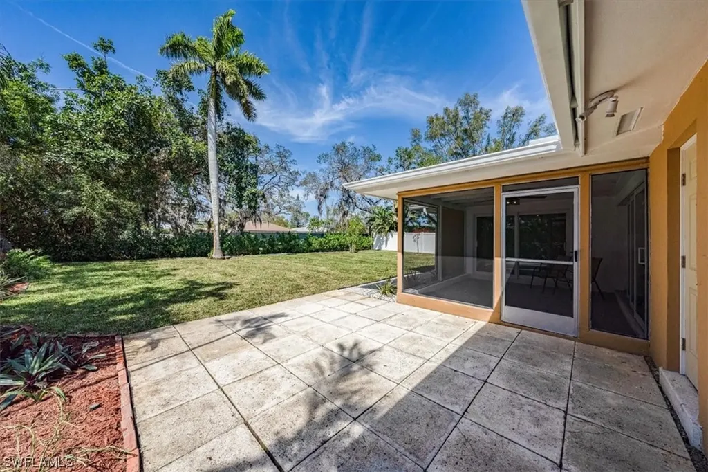 2545 Dawn Circle Naples FL 34103
