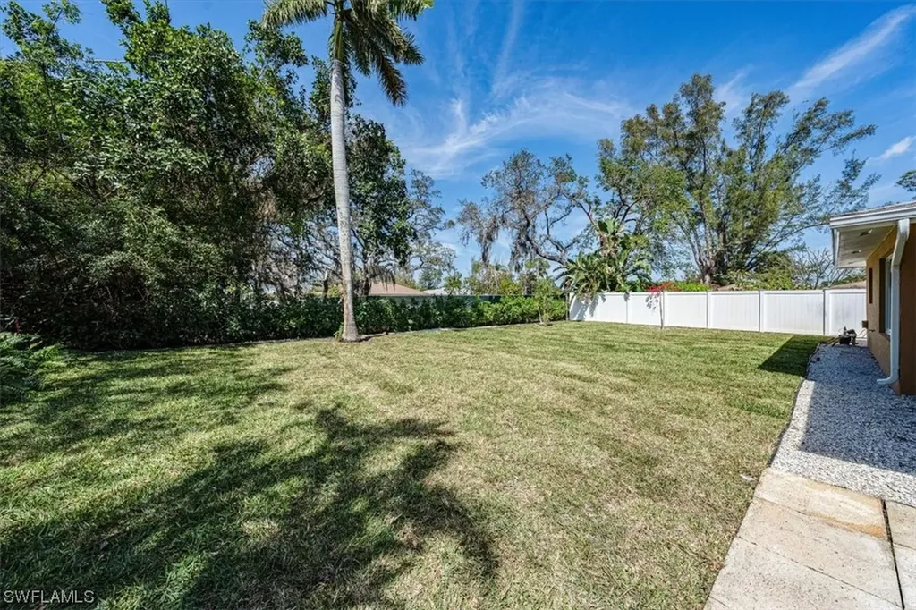 2545 Dawn Circle Naples FL 34103
