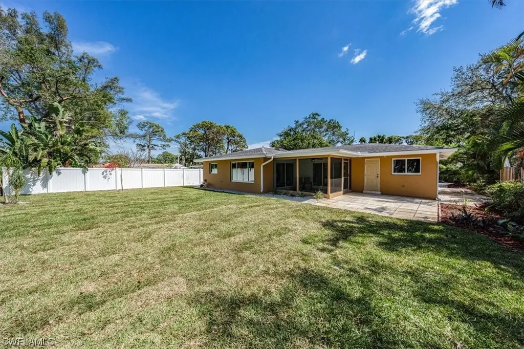 2545 Dawn Circle Naples FL 34103