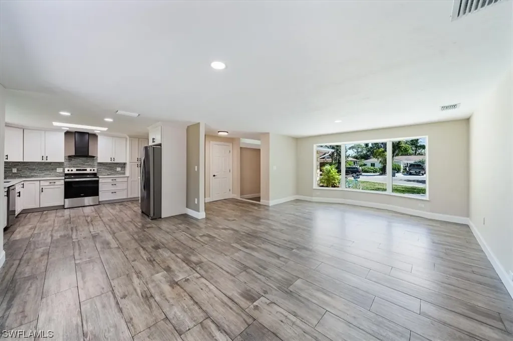2545 Dawn Circle Naples FL 34103