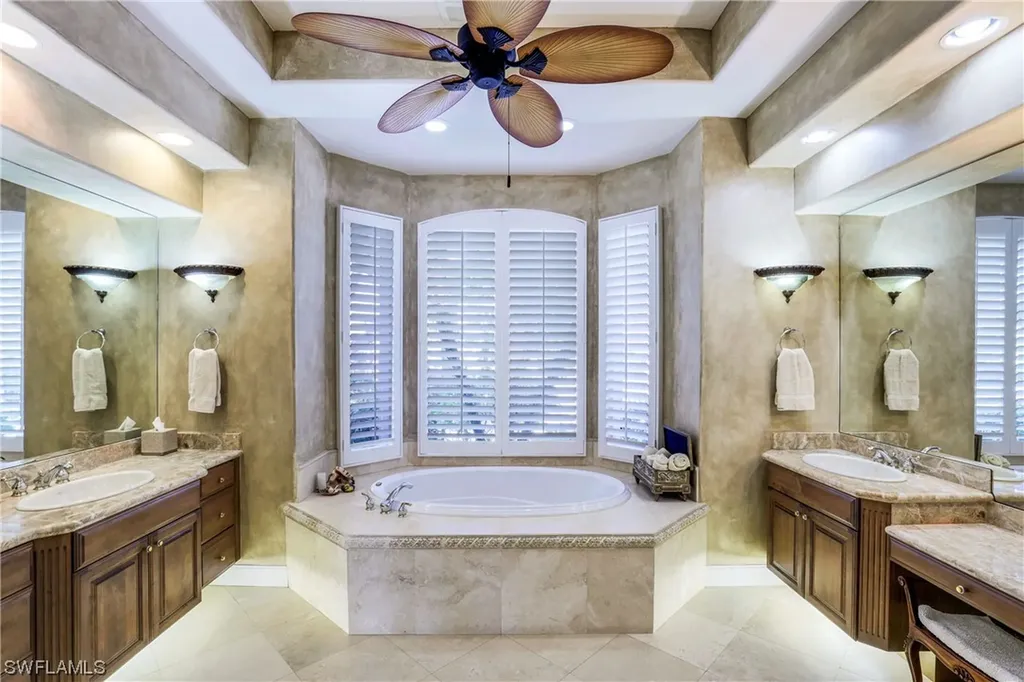5958 Amberwood Drive Naples FL 34110
