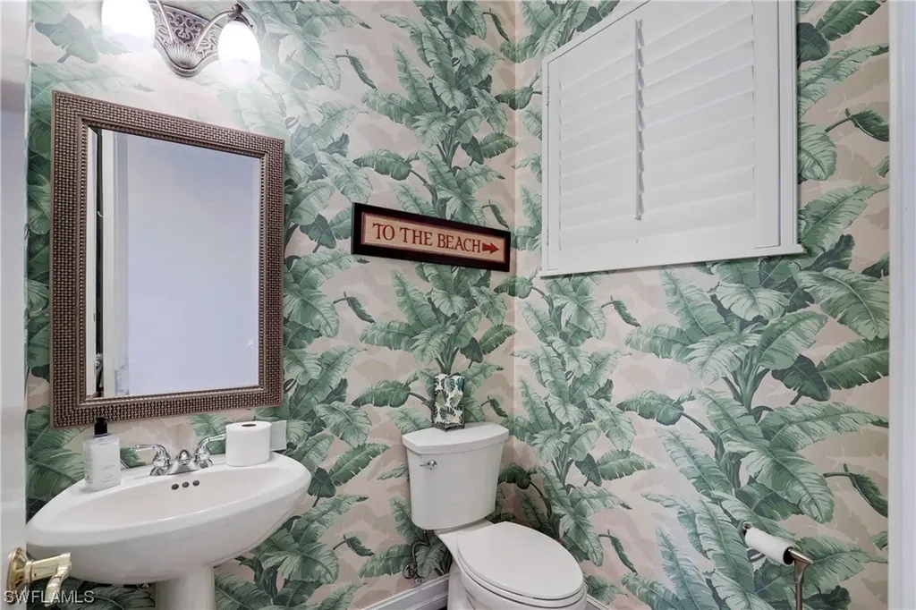 5958 Amberwood Drive Naples FL 34110