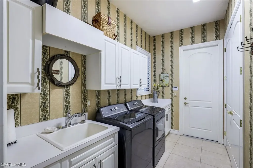 5958 Amberwood Drive Naples FL 34110