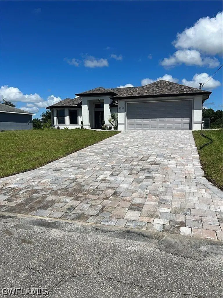 3216 39th Street SW Lehigh Acres FL 33976