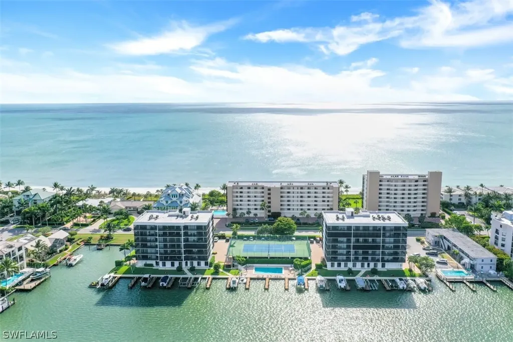 10482 Gulf Shore Drive Naples FL 34108