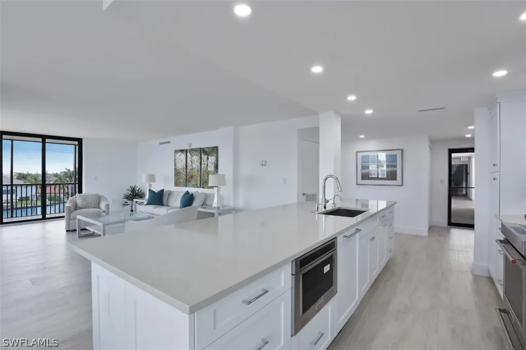 10482 Gulf Shore Drive Naples FL 34108