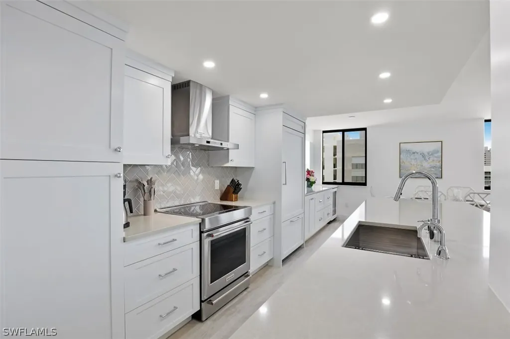 10482 Gulf Shore Drive Naples FL 34108