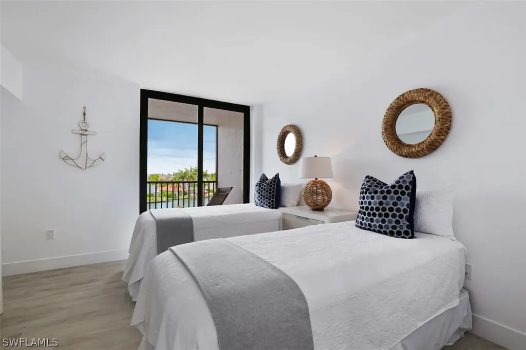 10482 Gulf Shore Drive Naples FL 34108