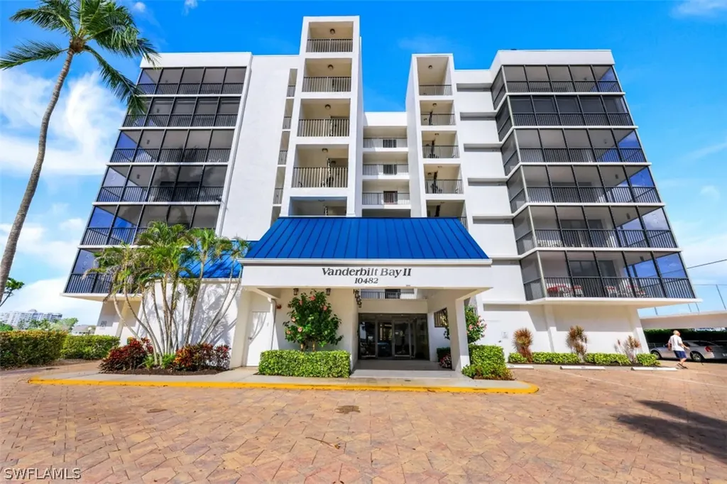 10482 Gulf Shore Drive Naples FL 34108