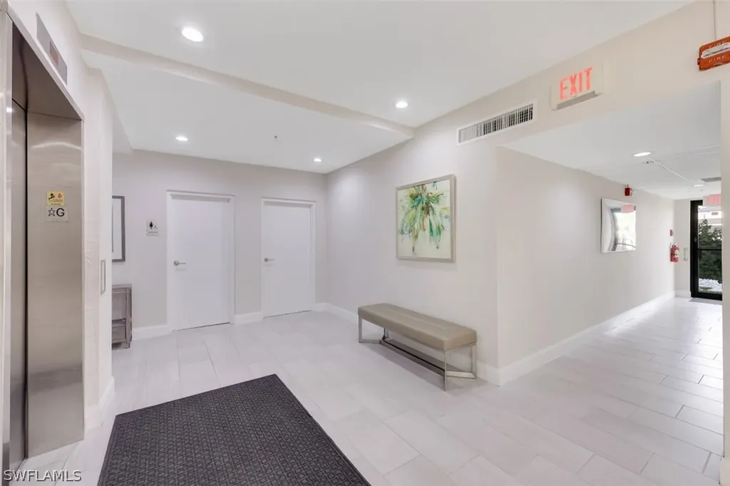 10482 Gulf Shore Drive Naples FL 34108