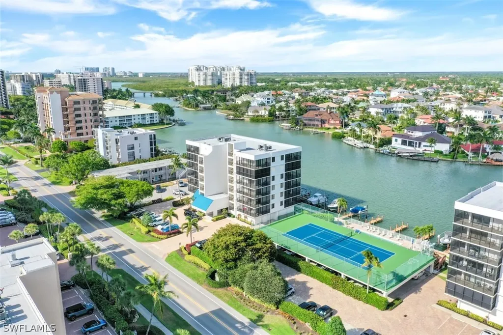 10482 Gulf Shore Drive Naples FL 34108