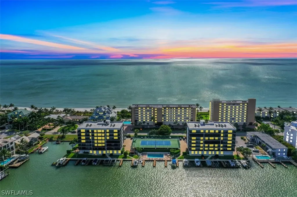 10482 Gulf Shore Drive Naples FL 34108