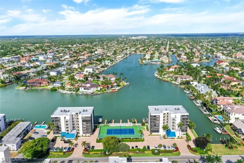 10482 Gulf Shore Drive Naples FL 34108