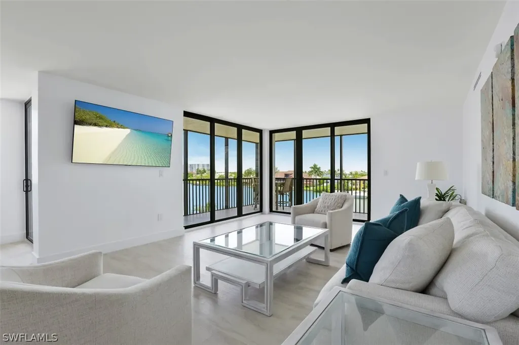10482 Gulf Shore Drive Naples FL 34108