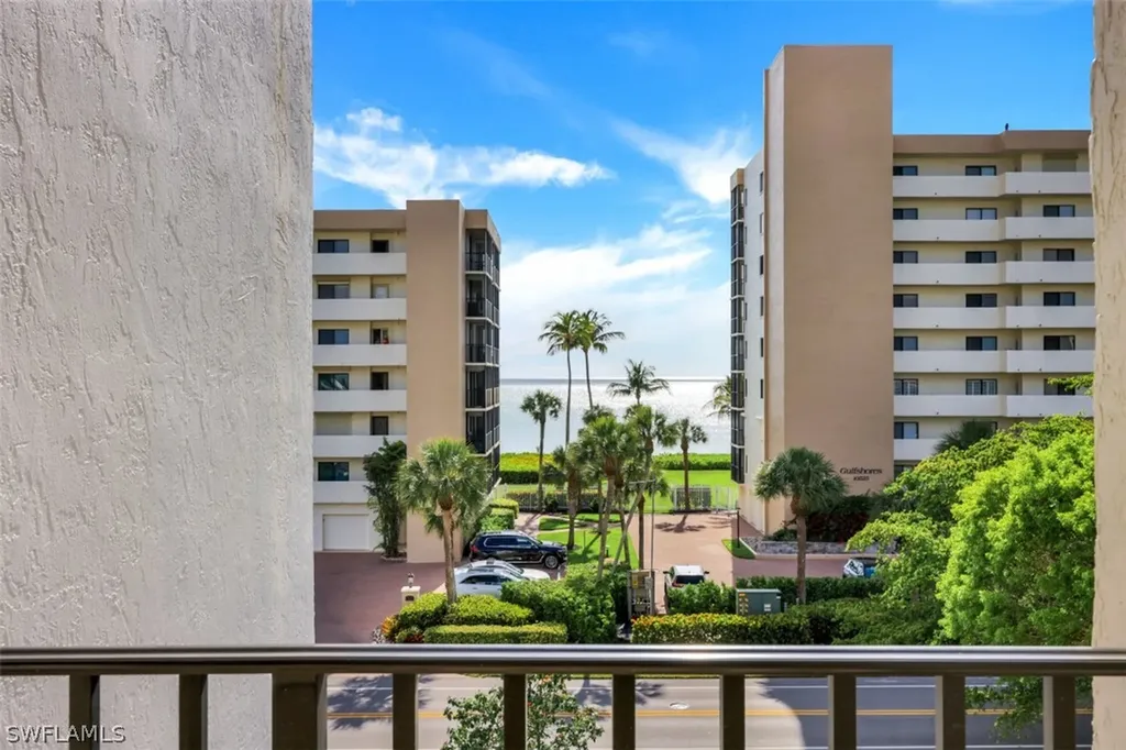 10482 Gulf Shore Drive Naples FL 34108