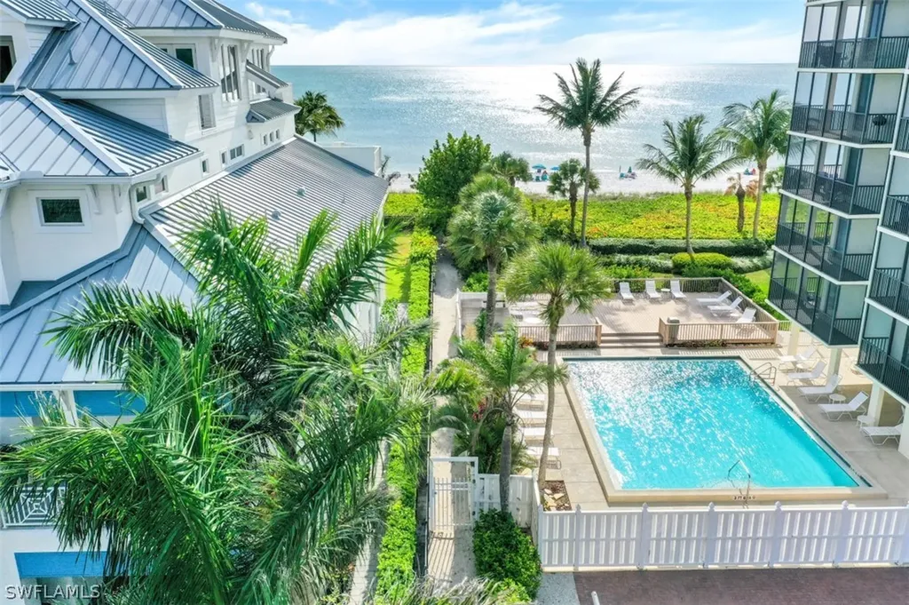 10482 Gulf Shore Drive Naples FL 34108
