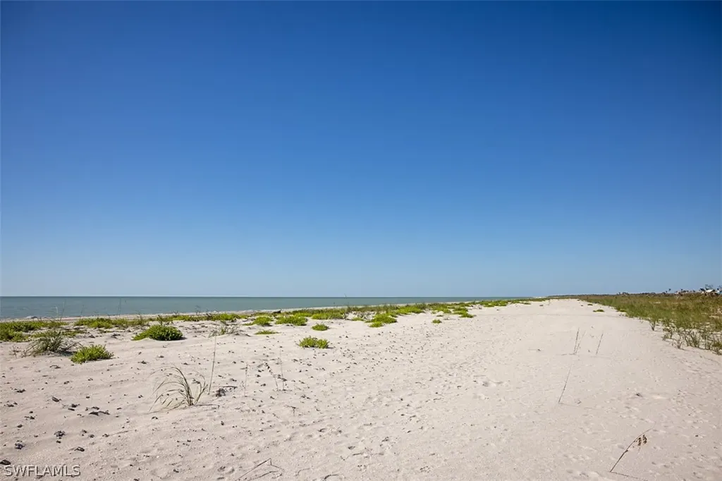 4781 Tradewinds Drive Sanibel FL 33957