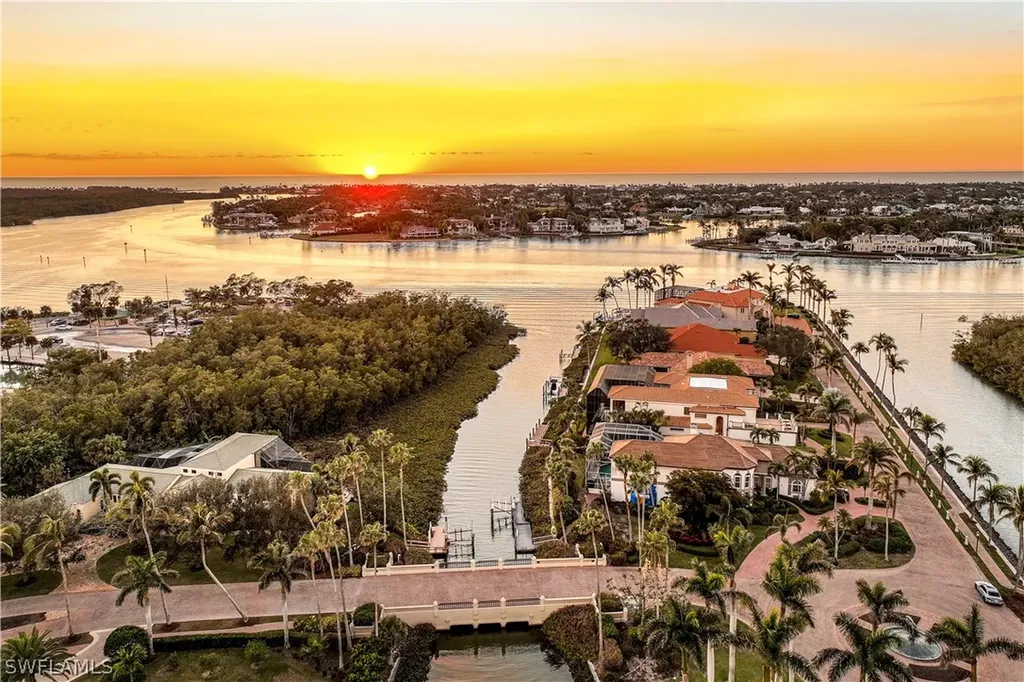 1450 Gulfstar Drive S Naples FL 34112