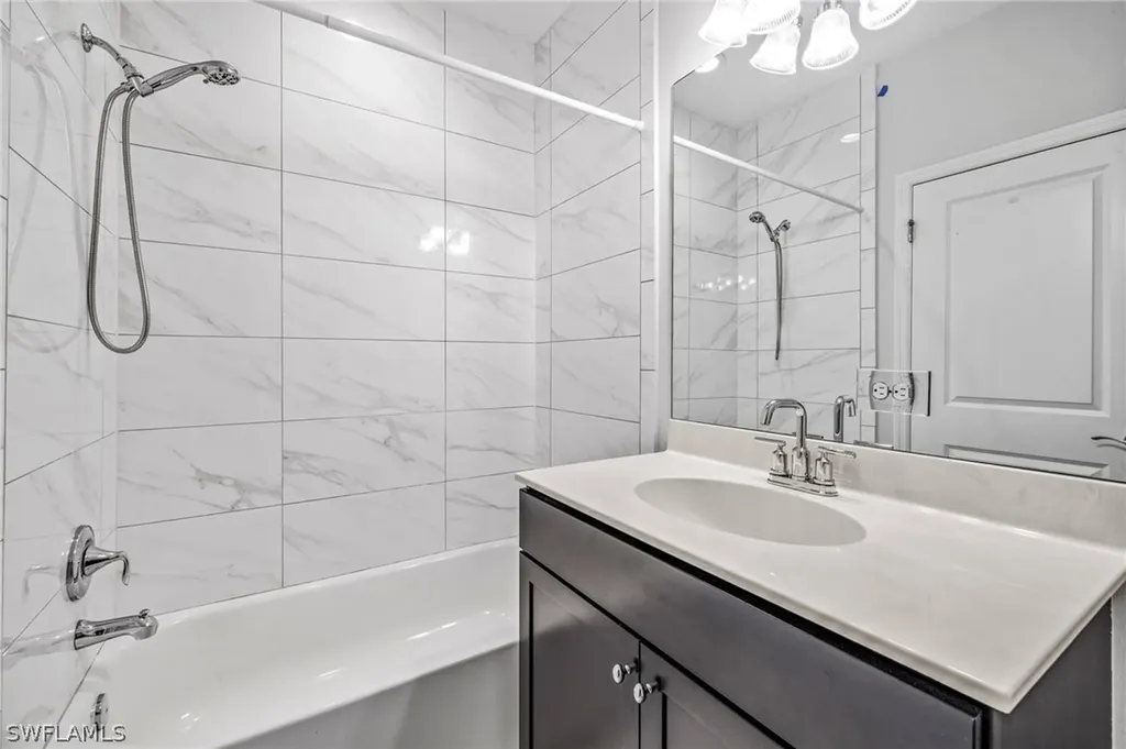 7841 Bristol Circle Naples FL 34120