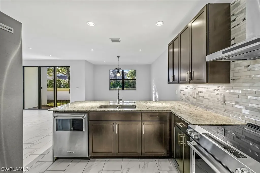 7841 Bristol Circle Naples FL 34120