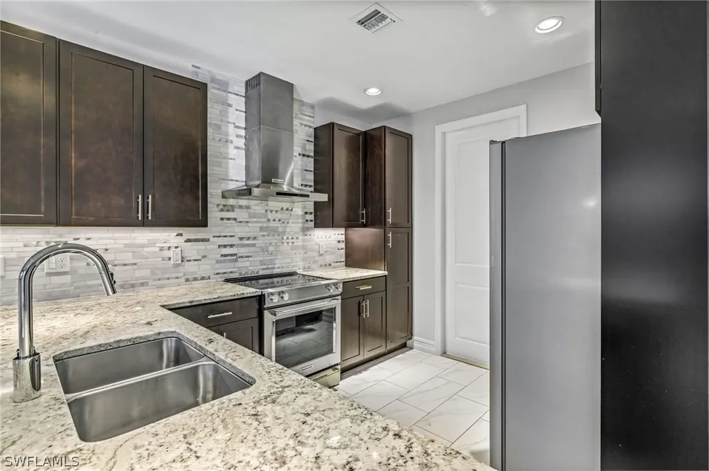7841 Bristol Circle Naples FL 34120