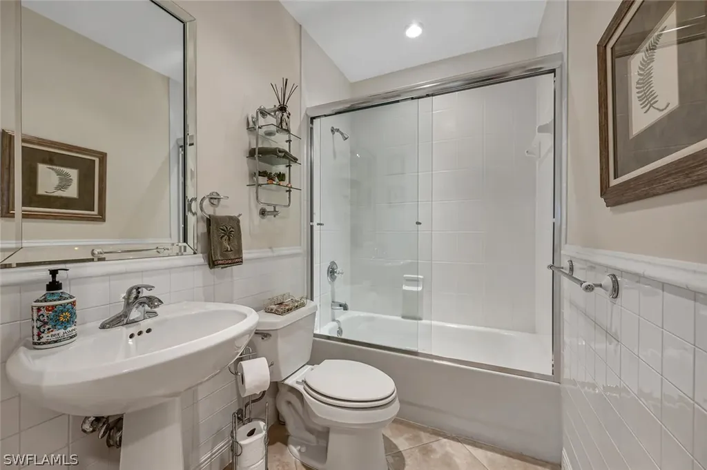 570 El Camino Real Naples FL 34119
