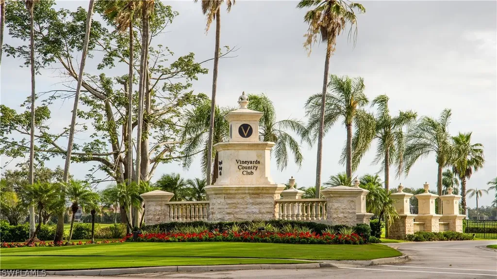 570 El Camino Real Naples FL 34119