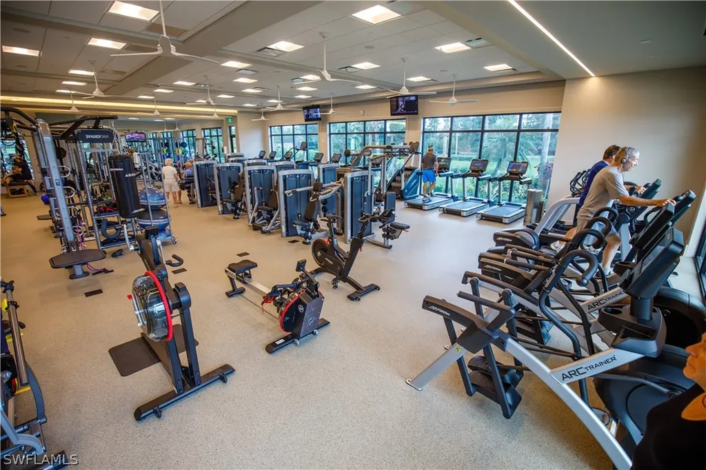 570 El Camino Real Naples FL 34119