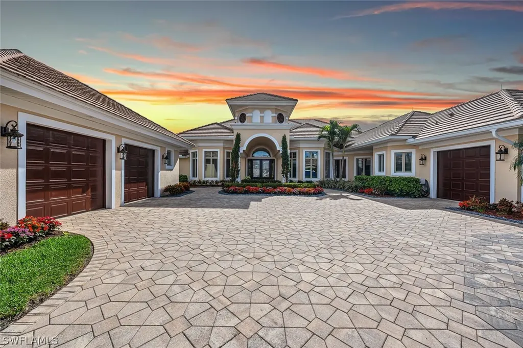 558 Portsmouth Court Naples FL 34110