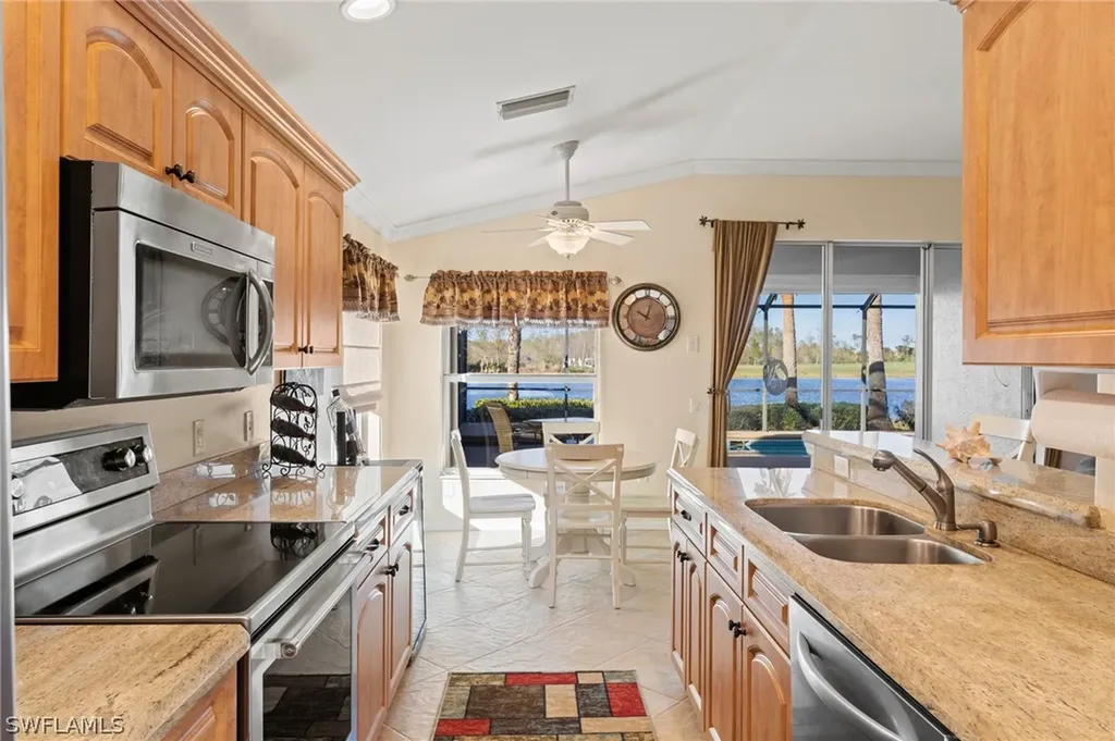 10015 Oakhurst Way Fort Myers FL 33913