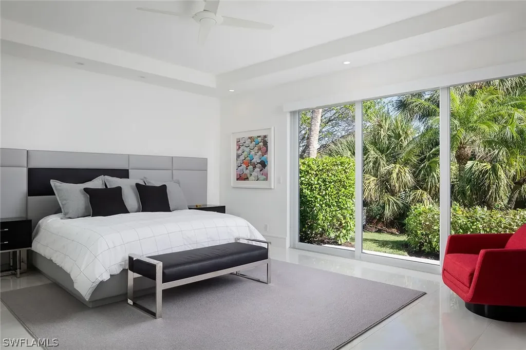 7918 Cocobay Drive Naples FL 34108