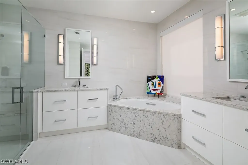 7918 Cocobay Drive Naples FL 34108