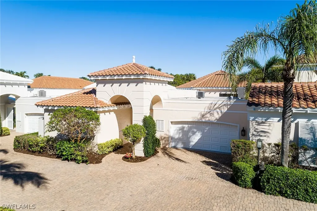 7918 Cocobay Drive Naples FL 34108