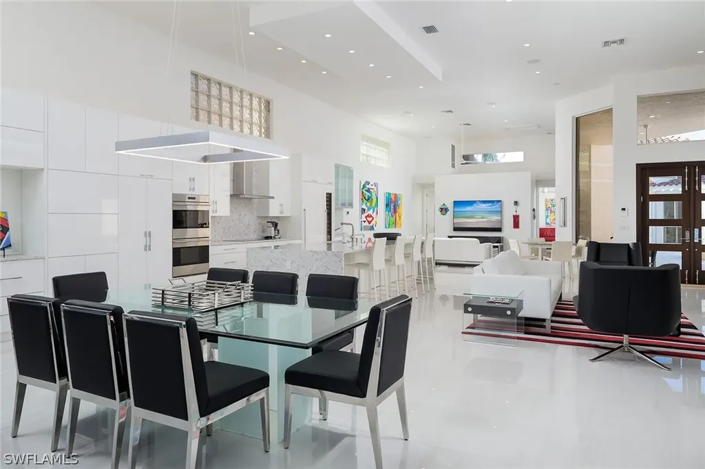 7918 Cocobay Drive Naples FL 34108