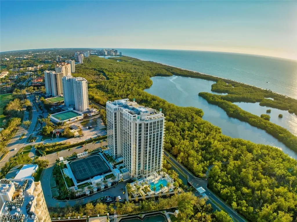 6897 Grenadier Boulevard Naples FL 34108