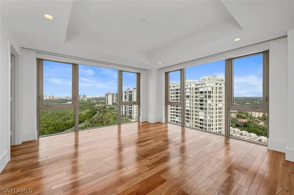 6897 Grenadier Boulevard Naples FL 34108