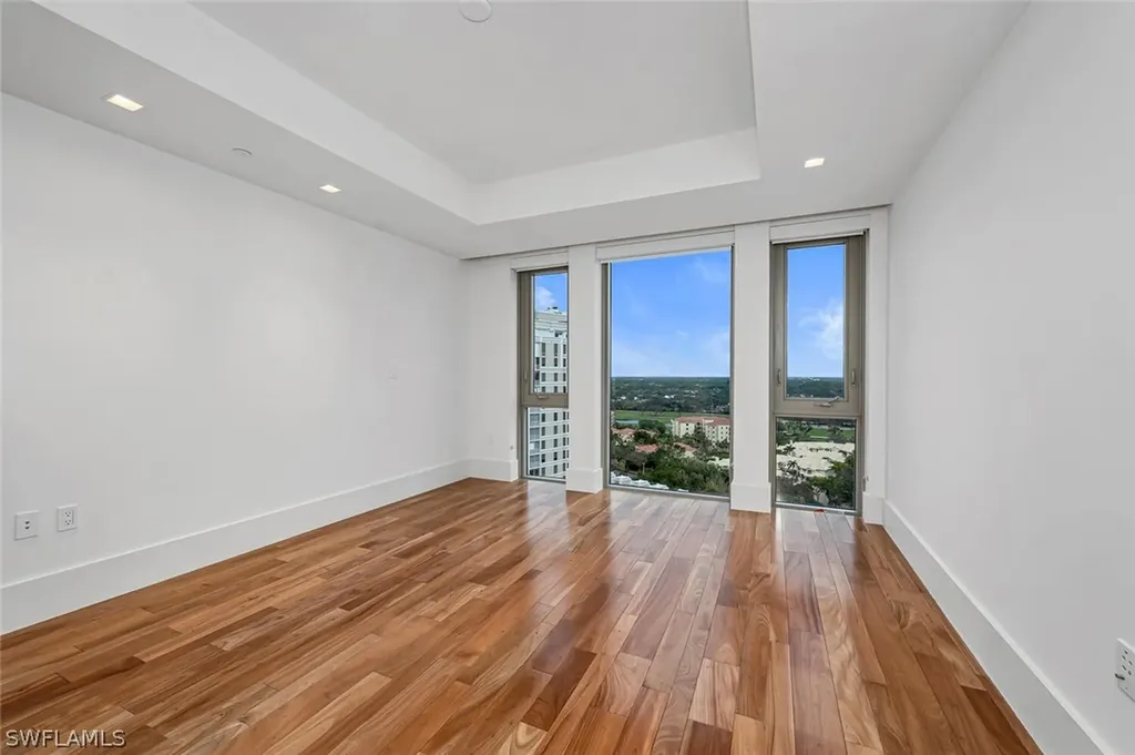 6897 Grenadier Boulevard Naples FL 34108