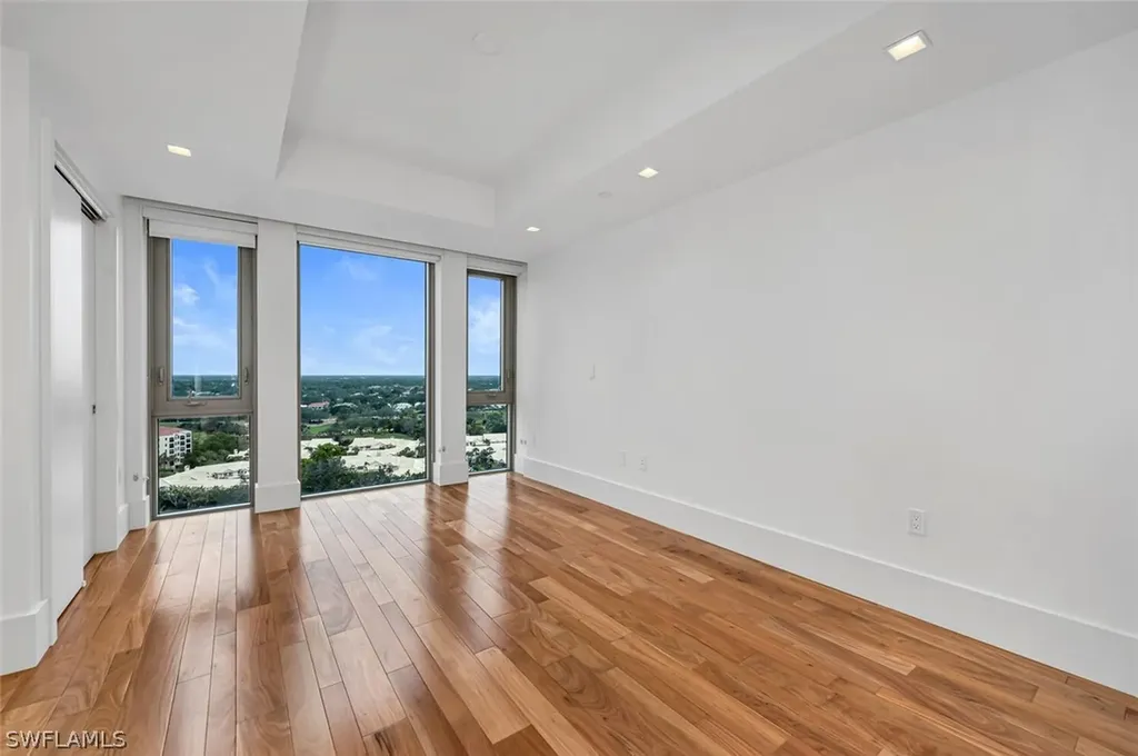 6897 Grenadier Boulevard Naples FL 34108