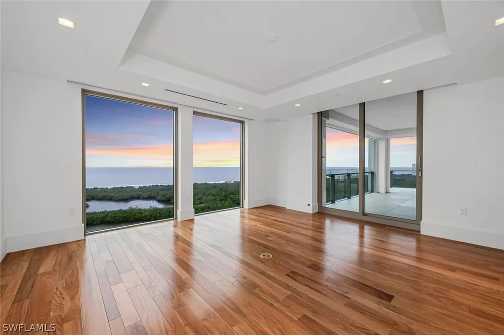 6897 Grenadier Boulevard Naples FL 34108