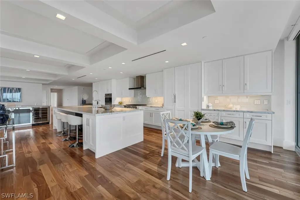 6897 Grenadier Boulevard Naples FL 34108