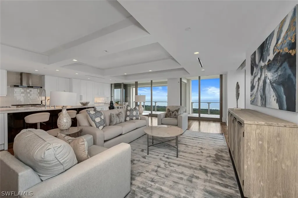 6897 Grenadier Boulevard Naples FL 34108