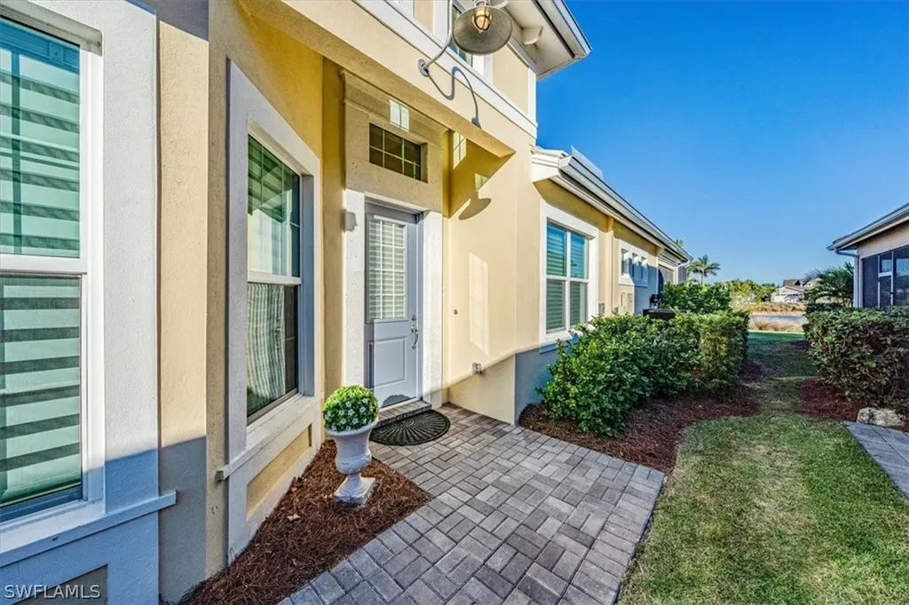 5882 Haiti Drive Naples FL 34113
