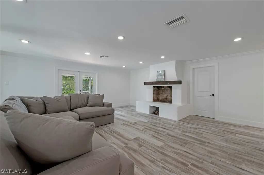 9820 Montana Court Bonita Springs FL 34135