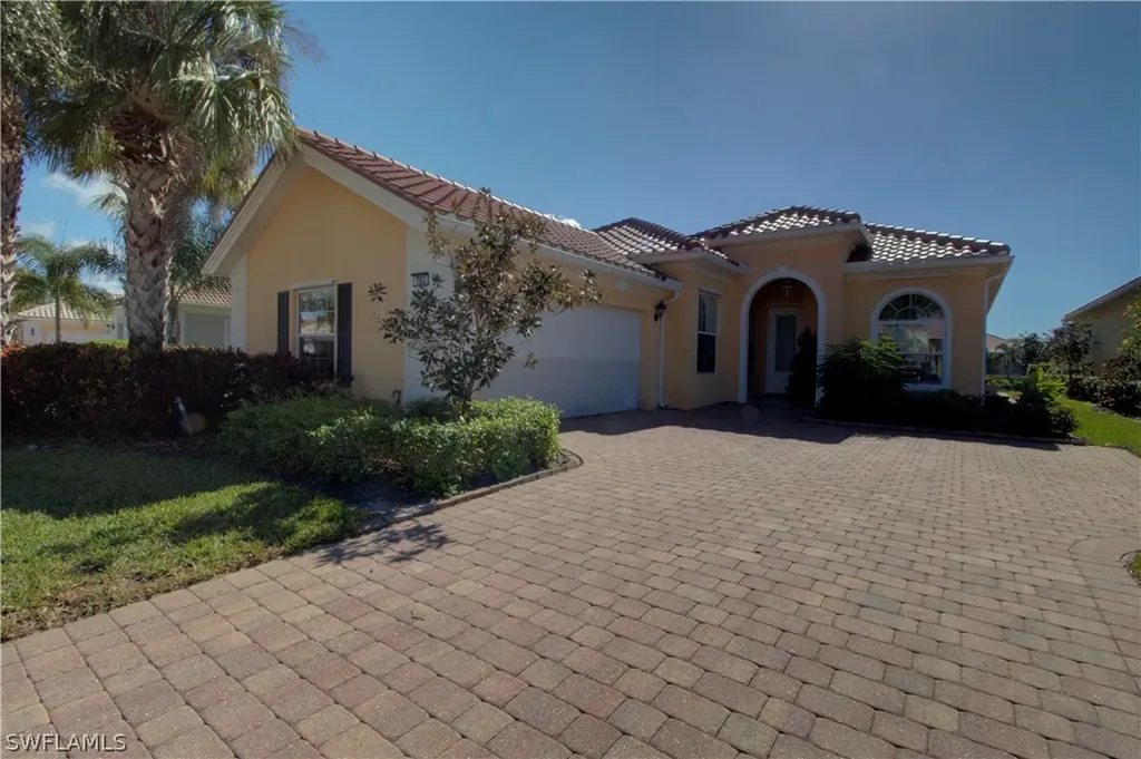 7982 Valentina Court Naples FL 34114