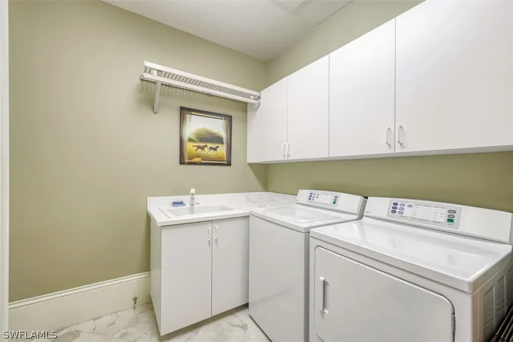 1060 Borghese Lane Naples FL 34114
